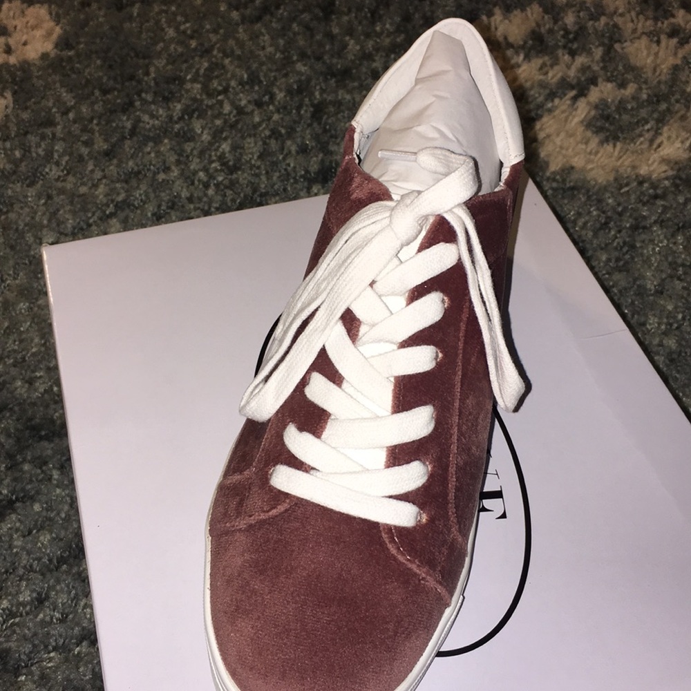 🎉HP🎉Steve Madden Shoes 👟 - Picture 3 of 4
